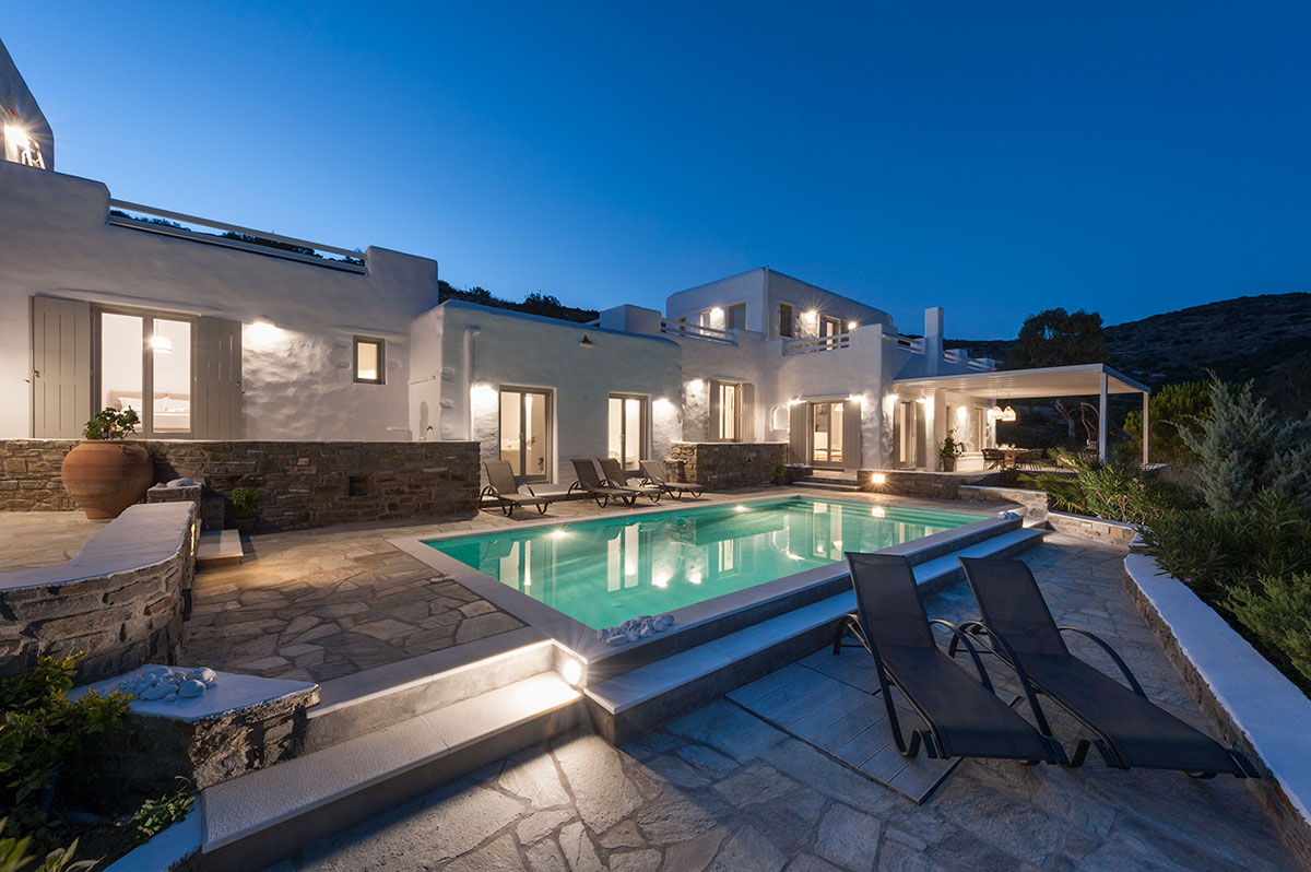Luxury villas in Paros